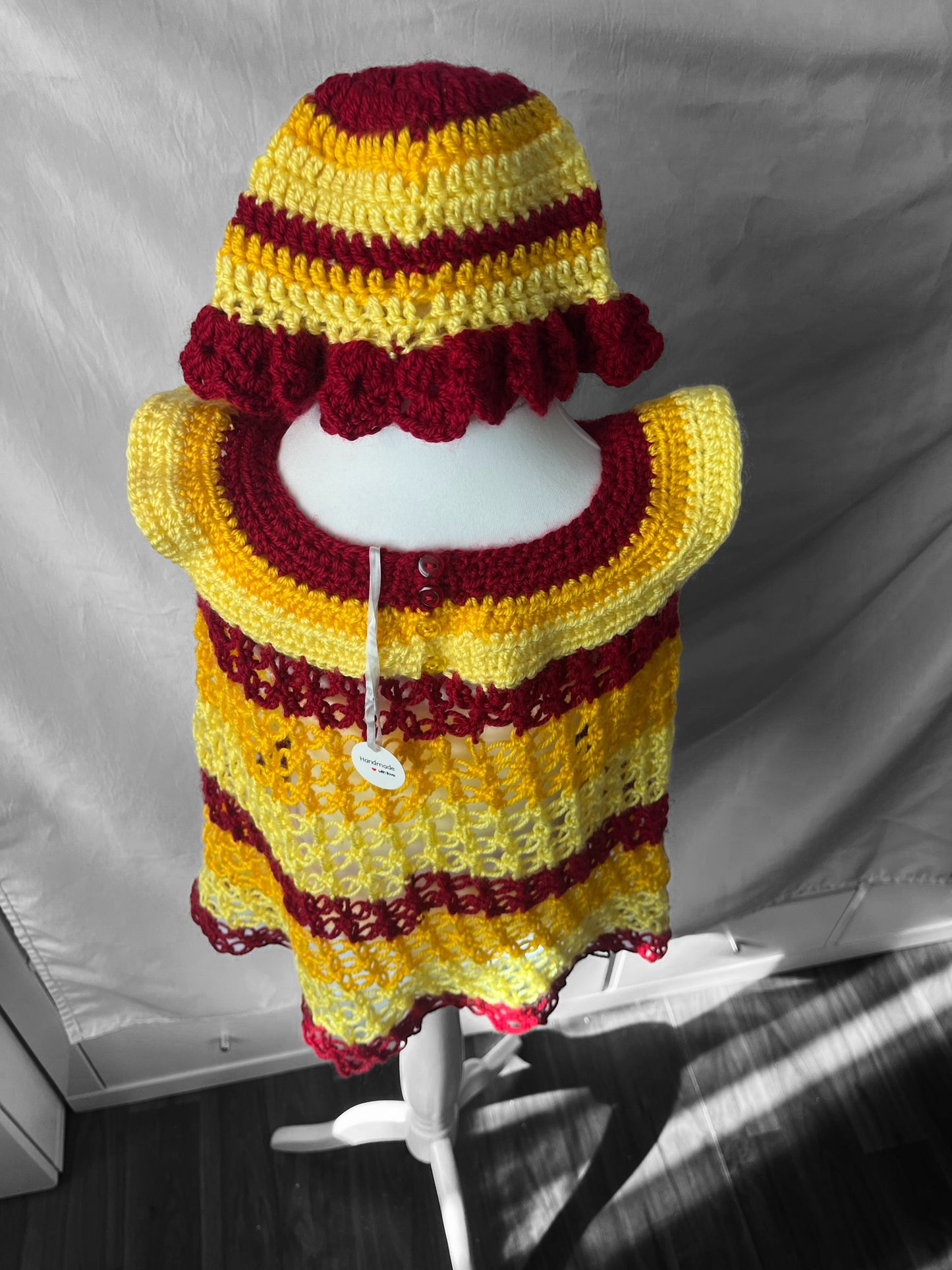 Girls Crochet Dress + Crochet Hat. 3-4 Years Old. Handmade with Love đź’•