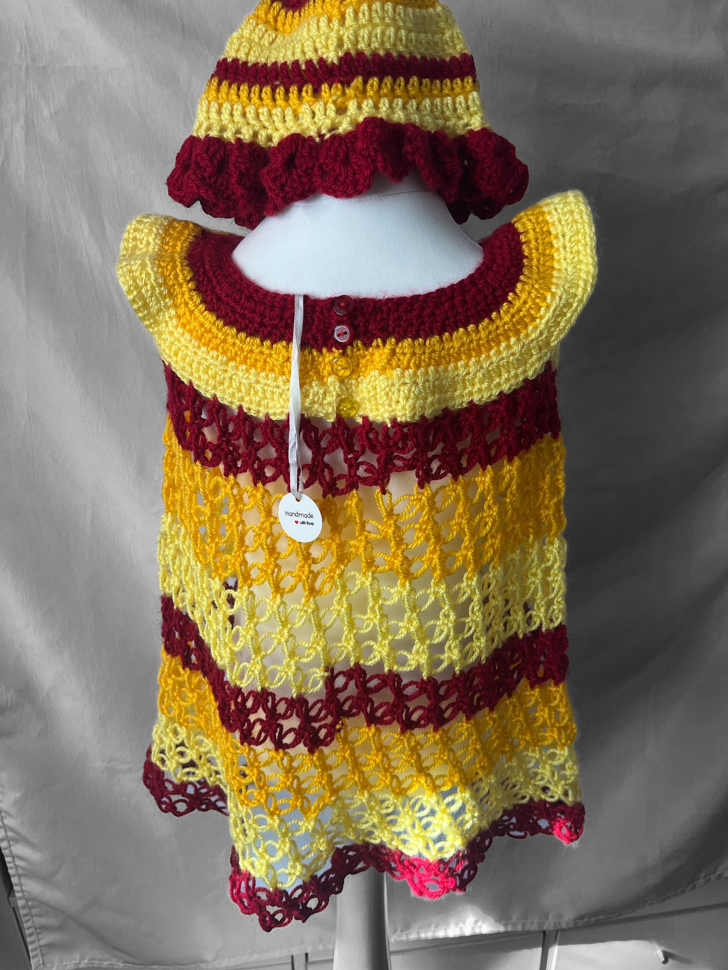 Girls Crochet Dress + Crochet Hat. 3-4 Years Old. Handmade with Love đź’•